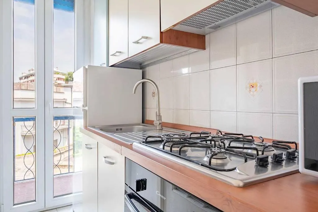 Guest Planet - Intero Bilocale Crescenzago M2 Apartment Milan 0*,