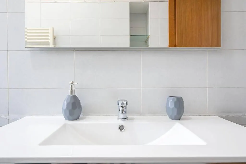 Guest Planet - Intero Bilocale Crescenzago M2 Apartment Milan Italy