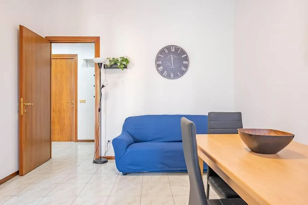 Guest Planet - Intero Bilocale Crescenzago M2 Apartment Milan Italy