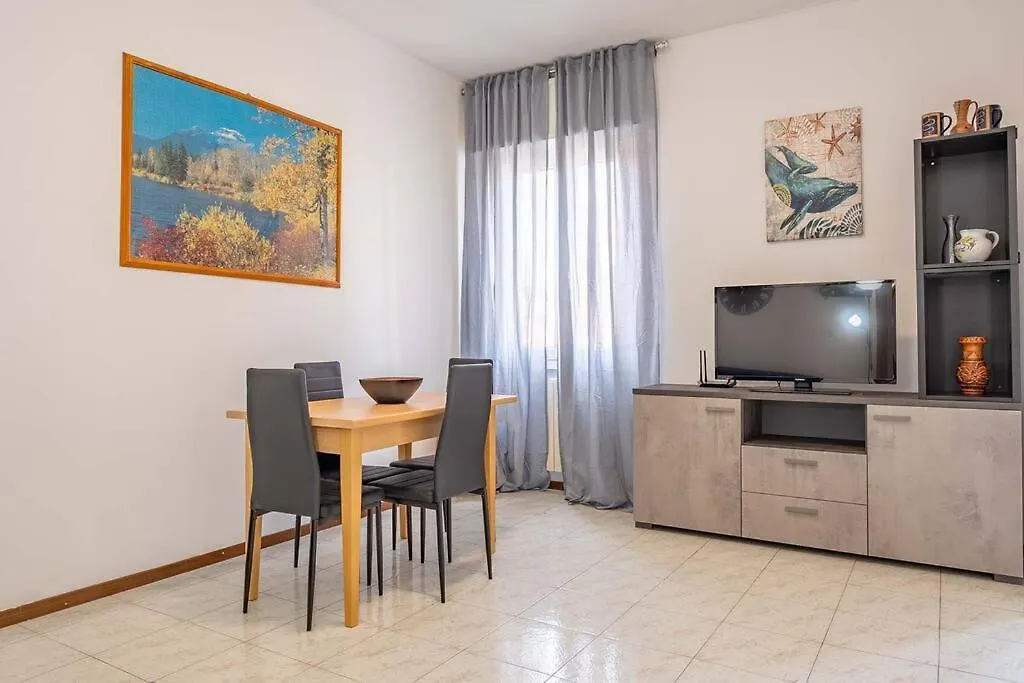 Guest Planet - Intero Bilocale Crescenzago M2 Apartment Milan